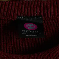 بافت طرحدار  numskull