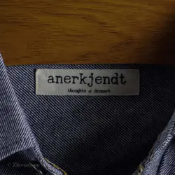 پیراهن پشمی   Anerkjendt