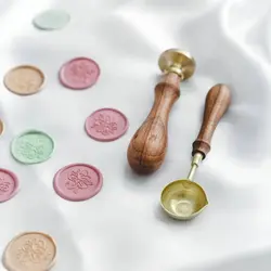 موم بسته8عددی(دارای رنگبندی)