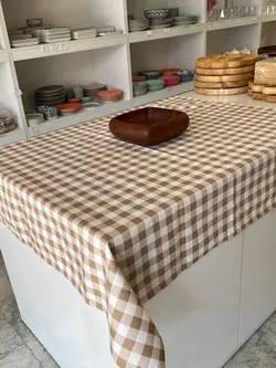 رومیزی داک چهارخانه نسکافه ای متوسط