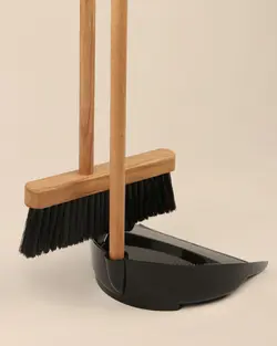 جارو خاک انداز چوبی دسته بلند KWI