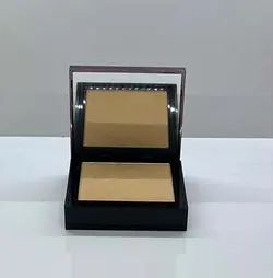پنکیک دیوایو ۰۵ / DiVio Compact Mineral Powder