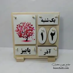 تقویم رومیزی چوبی مدل گذر فصل ها رنگ روشن