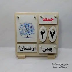 تقویم رومیزی چوبی مدل گذر فصل ها رنگ روشن