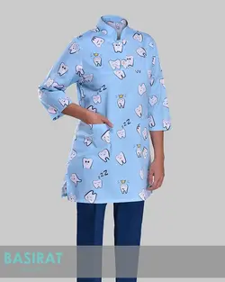 روپوش و شلوار پزشکی یقه دار زنانه طرح دندان آبی (اسکراب)