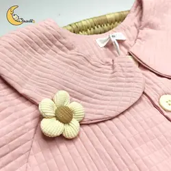 کت صورتی دخترانه و شلوار مام فیت کتان کرم