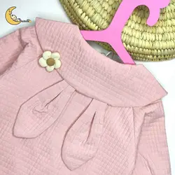 کت صورتی دخترانه و شلوار مام فیت کتان کرم