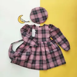 پیراهن چهارخانه و کلاه و کیف دخترانه