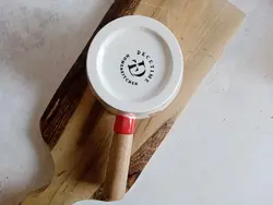 ماهیتابه دسته دار چوبی