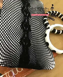 جوراب شلواری زنبوری طرح دار