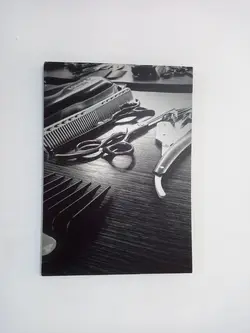 تابلو دیواری طرح لوازم آرایشگاهی