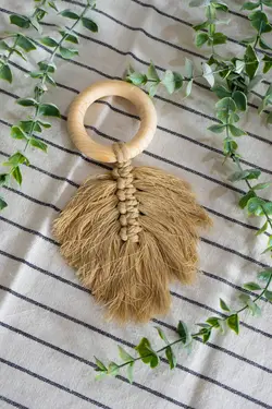 آویز حلقه ای مکرومه قهوه ای