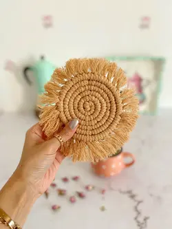 زیرلیوانی مکرومه گرد قهوه ای