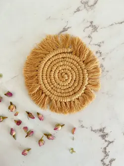 زیرلیوانی مکرومه گرد قهوه ای