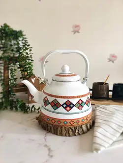 کتری لعابی طرح سنتی سفید