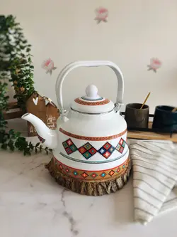 کتری لعابی طرح سنتی سفید