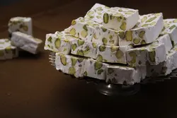 گز  لقمه ای 28% پسته و بادام 500 گرم