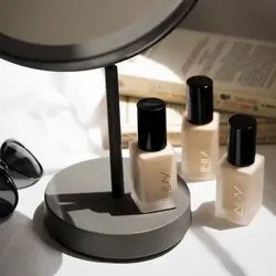 کرم پودرهای مات کننده این لی با پوشانندگی بالا