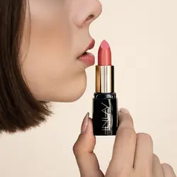 رژ لب‌های جامد این‌لی