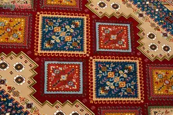 فرش ماشینی رادین طرح گبه بختیاری رنگ زمینه لاکی