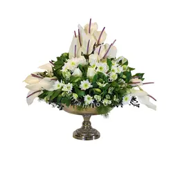 ظرف گرد با گلهای سفید