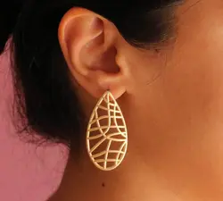 گوشواره میخی طلایی مات مدل برگی - فروشگاه اینترنتی بلیندا