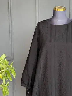 پیراهن دیبا مشکی طرح دار