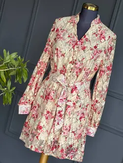 پیراهن اسکارلت زمینه کرم گل دار