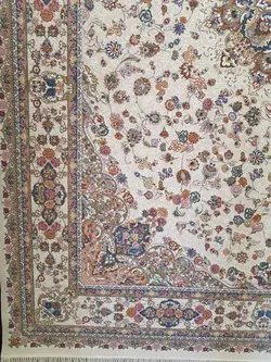 فرش ماشینی- طرح برجسته سروناز حاشیه کرم ۱۲۰۰ شانه کرم