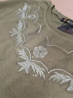 بلوز آستین سه ربع  گلدوزی و نگینی 