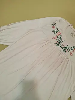 بلوز آستین سه ربع قواره دار بالا گلدوزی