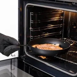 ماهیتابه آیکیا قطر 28  cm مدل VARDAGEN frying pan, carbon steel
