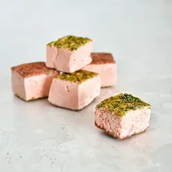 گیمو توت فرنگی و پسته