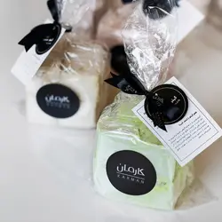 گیمو توت فرنگی و پسته