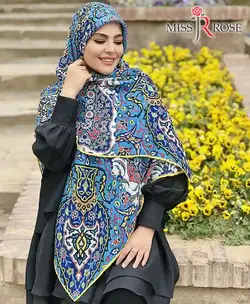 روسری نخی طرح کاشی