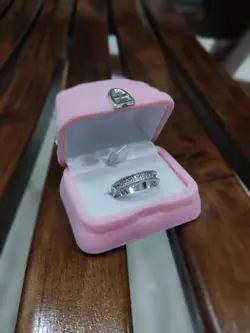 انگشتر طرح جواهر