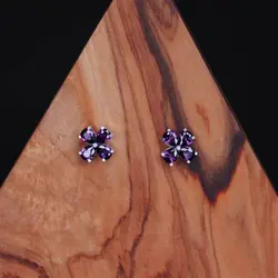 گوشواره چهار پر با نگین بنفش