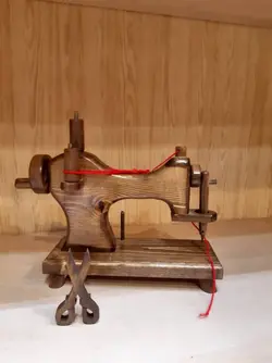 چرخ خیاطی چوبی