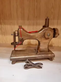 چرخ خیاطی چوبی