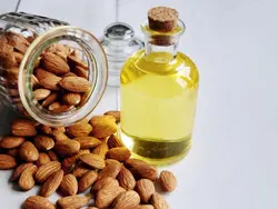 بادام شیرین