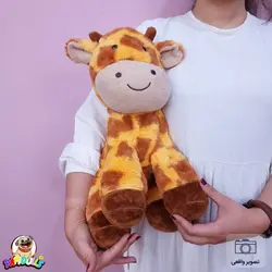 عروسک زرافه نشسته