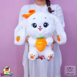 عروسک خرگوش میوه به دست
