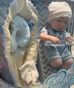 عروسک نوزاد