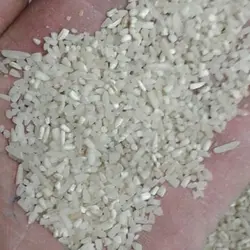یک کیلو گرم خرده برنج محلی فیروزآباد درجه متوسط بصورت فله
