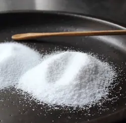 نمک تصفیه شده ید دار ستاره - ۲۲۰ گرمی