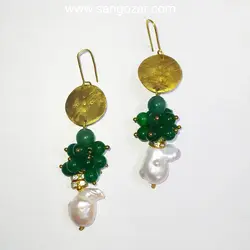 گوشواره برنجی با مروارید باروک و عقیق سبز sz13274