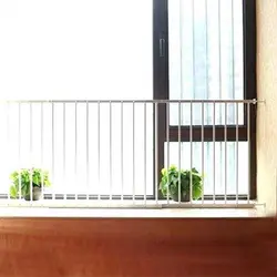 نرده محافظ پنجره کودک