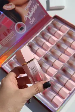 رژگونه مایع پد دار مارکت مکیاچ کد W100 - زیبارو فروش عمده لوازم آرایشی و بهداشتی