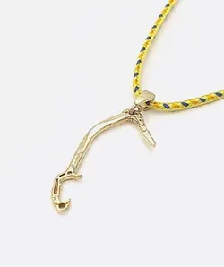 گردنبند برنجی طرح تبر نومیک پتزل ارتفاع 35