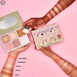 پالت رژگونه، برنزر و هایلایتر بنفیت چیکلیدرز صورتی مدل Pink Squad